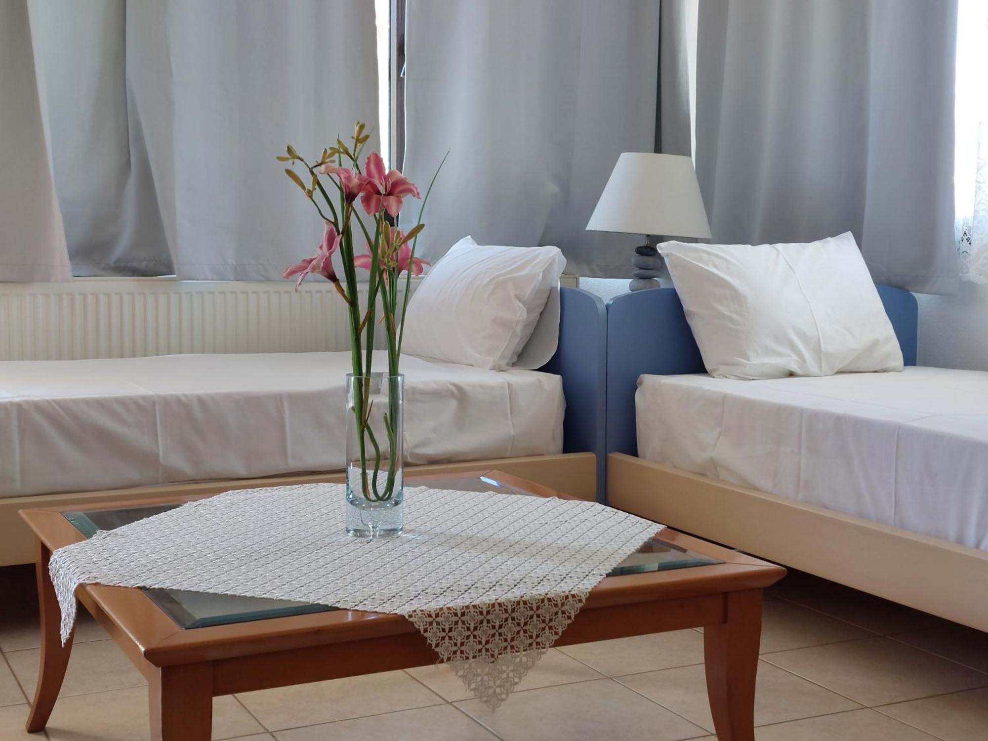 Dora'S House Comfortable Apartment With A Yard And View Pyrgadikia Luaran gambar