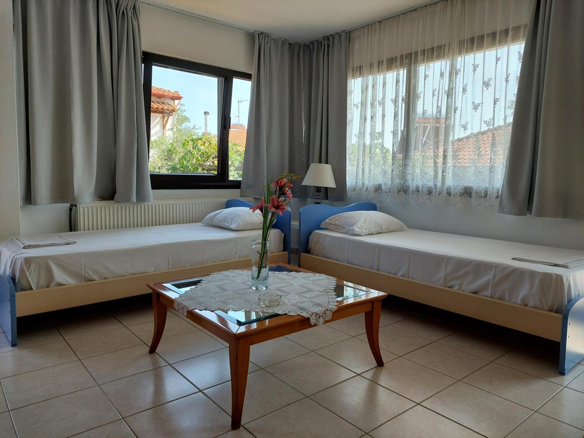 Dora'S House Comfortable Apartment With A Yard And View Pyrgadikia Luaran gambar