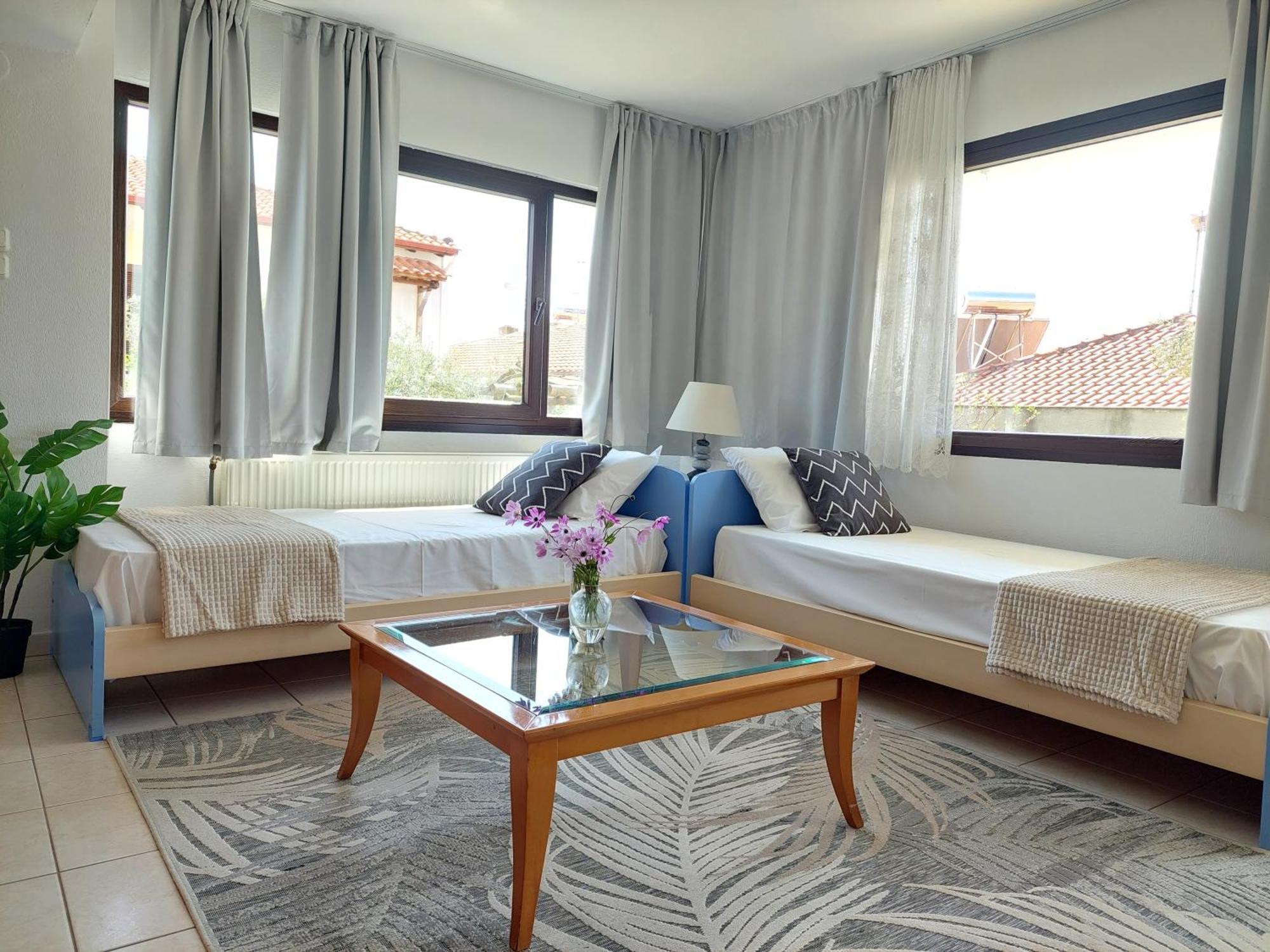 Dora'S House Comfortable Apartment With A Yard And View Pyrgadikia Luaran gambar
