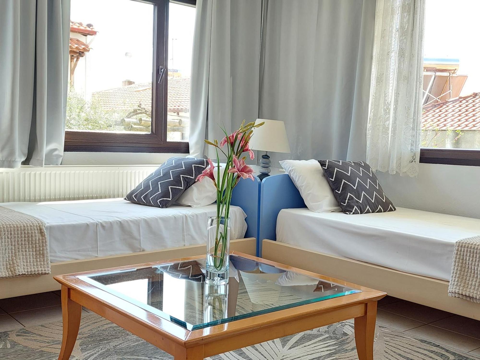 Dora'S House Comfortable Apartment With A Yard And View Pyrgadikia Luaran gambar