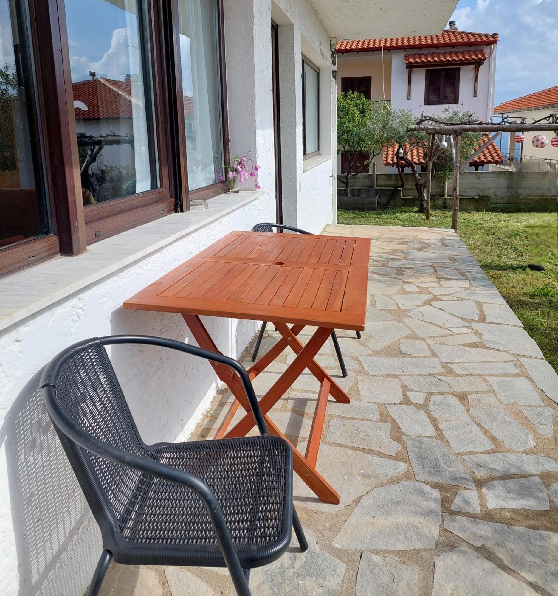 Dora'S House Comfortable Apartment With A Yard And View Pyrgadikia Luaran gambar