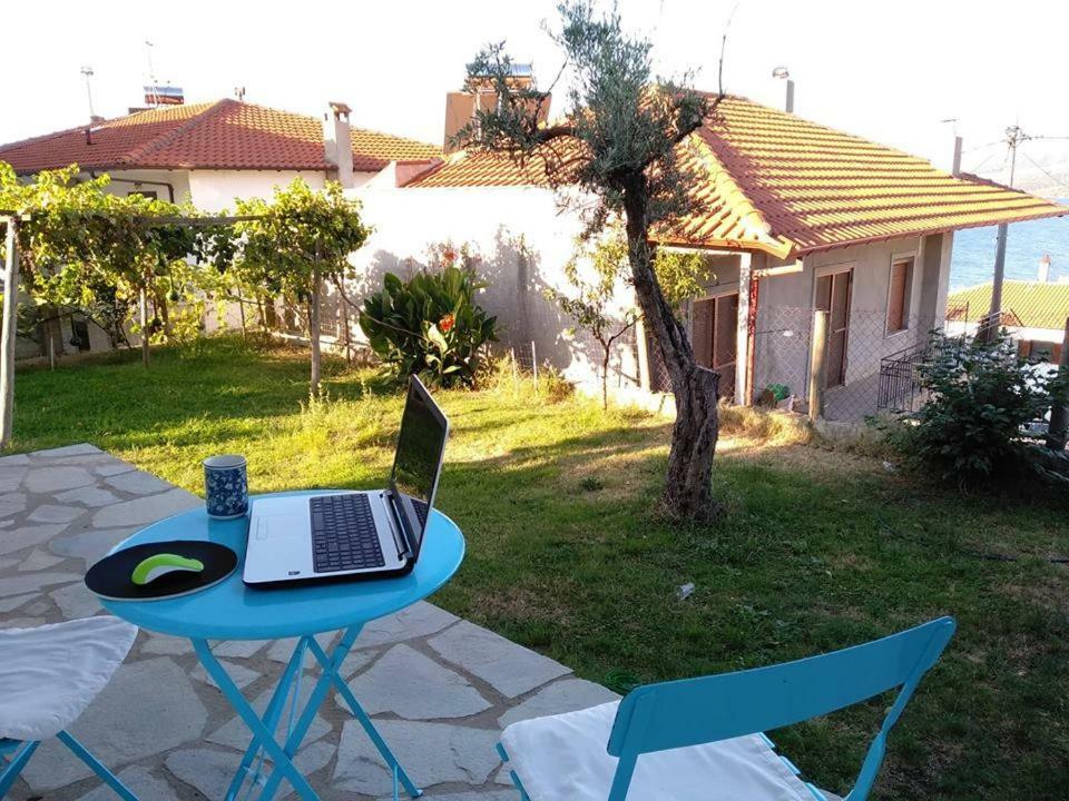 Dora'S House Comfortable Apartment With A Yard And View Pyrgadikia Luaran gambar