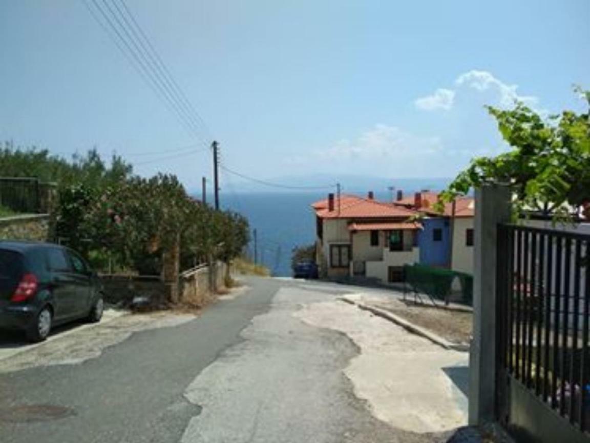Dora'S House Comfortable Apartment With A Yard And View Pyrgadikia Luaran gambar